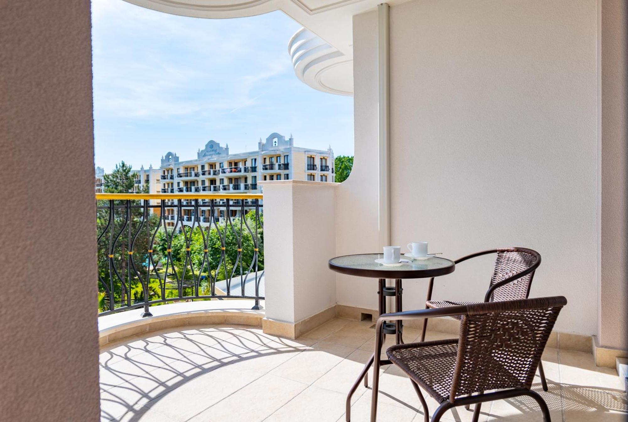 Harmony Suites Grand Resort Sunny Beach Exterior foto